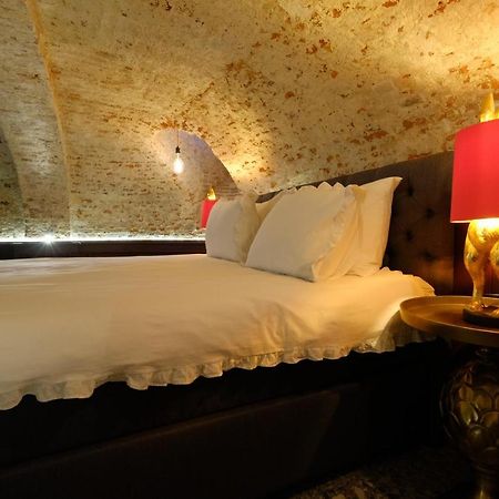 Secret Jacuzzi Mons - Parking Prive Gratuit Bed and Breakfast Eksteriør billede