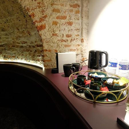 Secret Jacuzzi Mons - Parking Prive Gratuit Bed and Breakfast Eksteriør billede